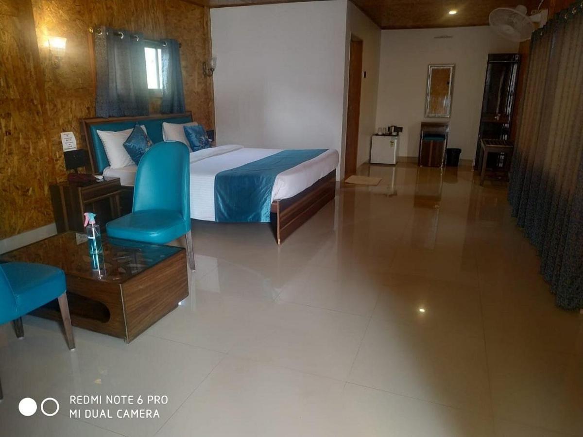 Whispering Woods Resort Lonavala Kültér fotó
