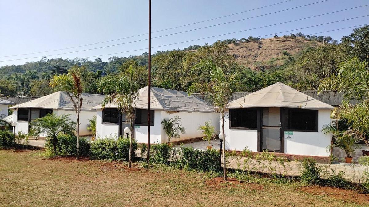 Whispering Woods Resort Lonavala Kültér fotó