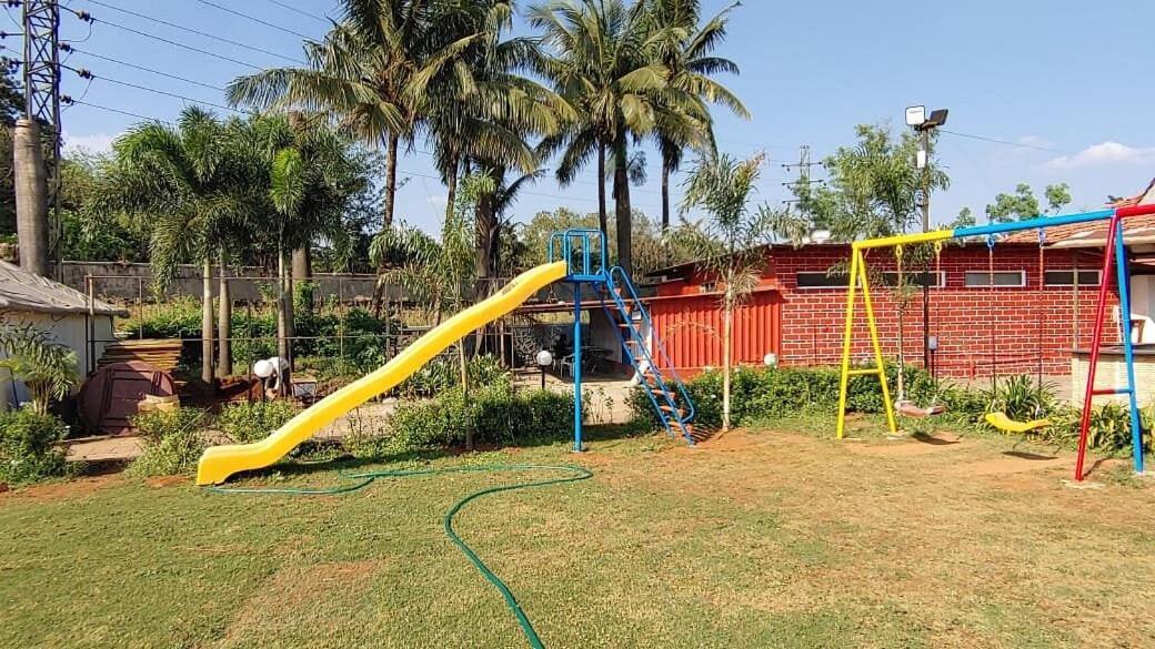 Whispering Woods Resort Lonavala Kültér fotó