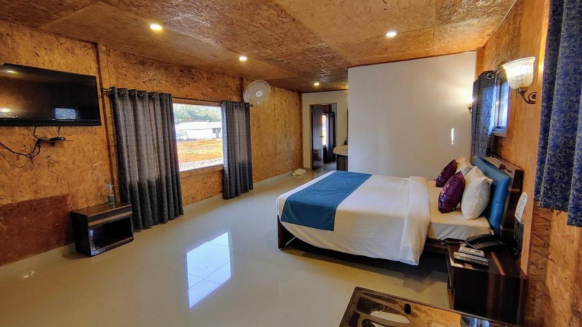 Whispering Woods Resort Lonavala Kültér fotó